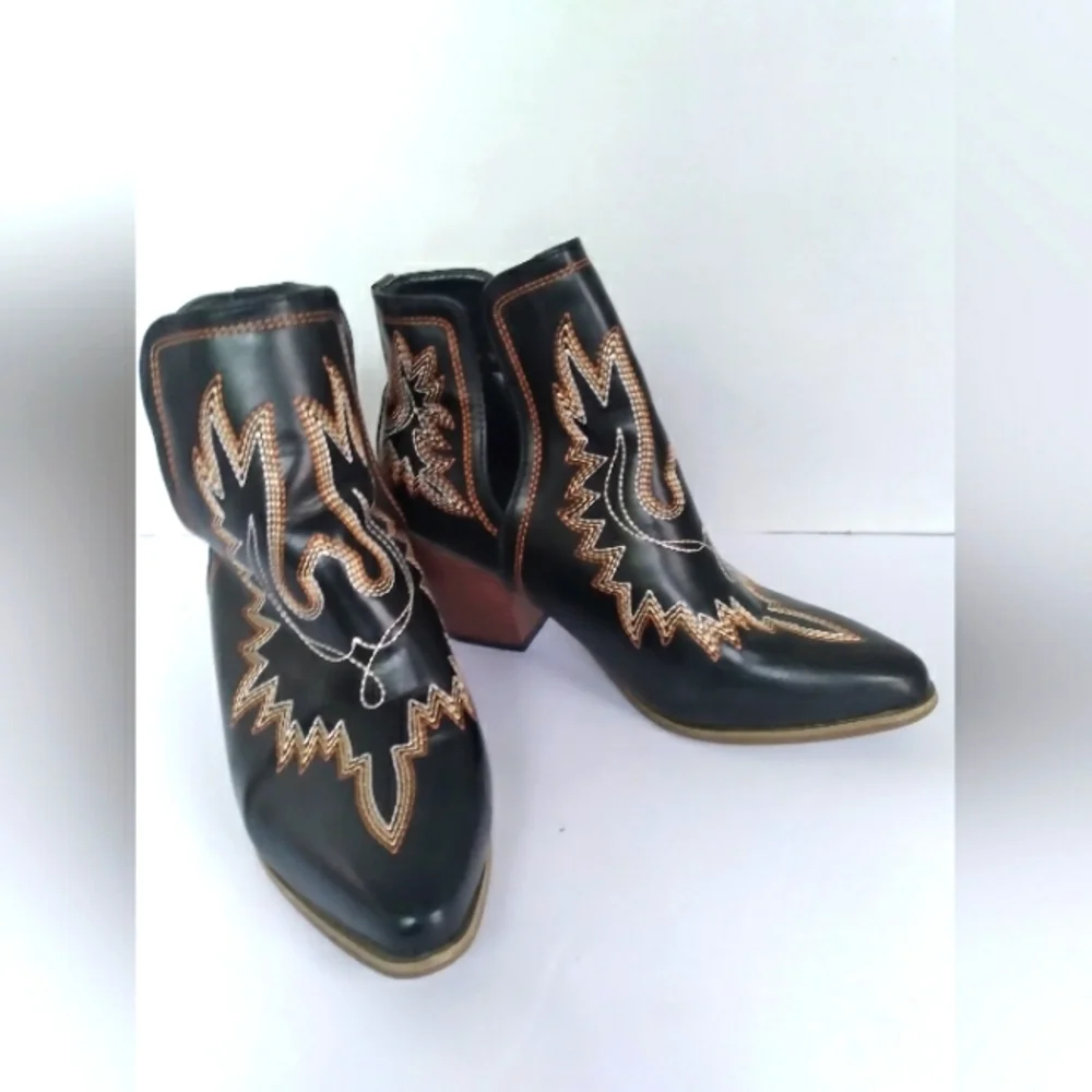 Western Ankle Boots Embroidered Pointed‎ Toe Block Heel Booties